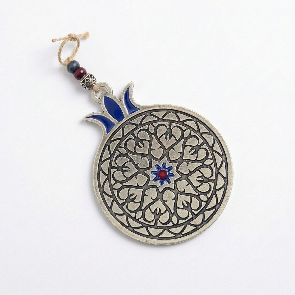 רימון מעוצב לתלייה על הקיר